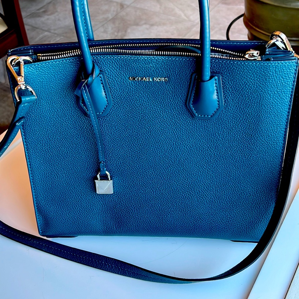 Michael Kors Mercer Large Tote - accordion sides
